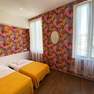 ** Отель Interlaken Франция